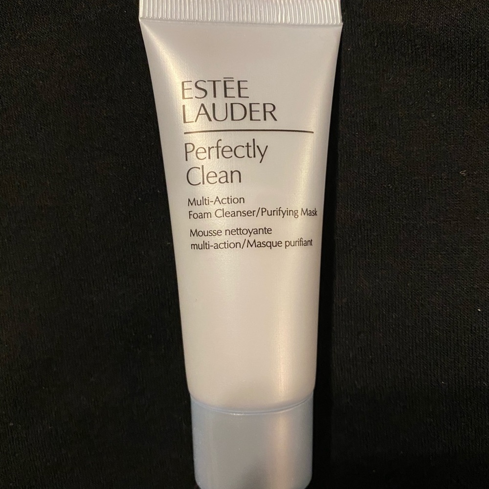 Estee Lauder Perfectly Clean